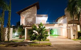 Quartos Suítes no Chácara Cachoeira Campo Grande
